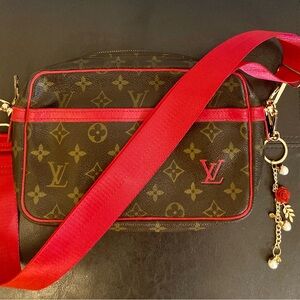 Authentic Louis Vuitton Compiegne 23 RED bag . CUSTOMIZED. SPECIAL PRICE !!